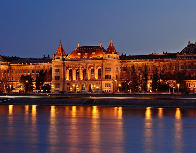 布达佩斯技术与经济大学